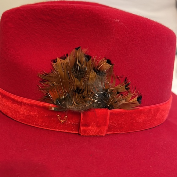 Red hat - Picture 4 of 4